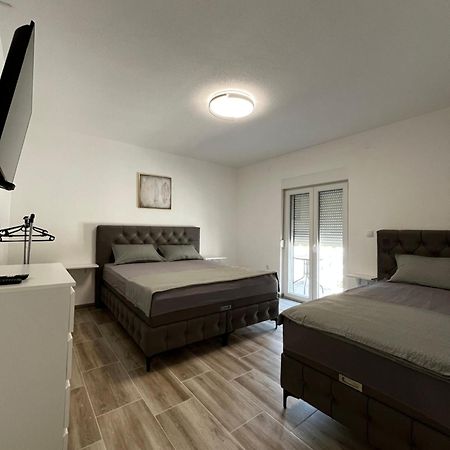 Twin Apartments Ivanica Exterior photo
